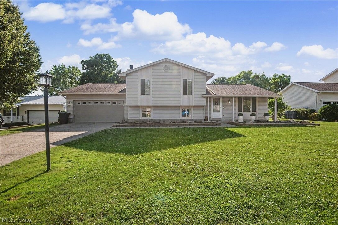 Property Photo:  3300 Meanderwood Drive  OH 44406 