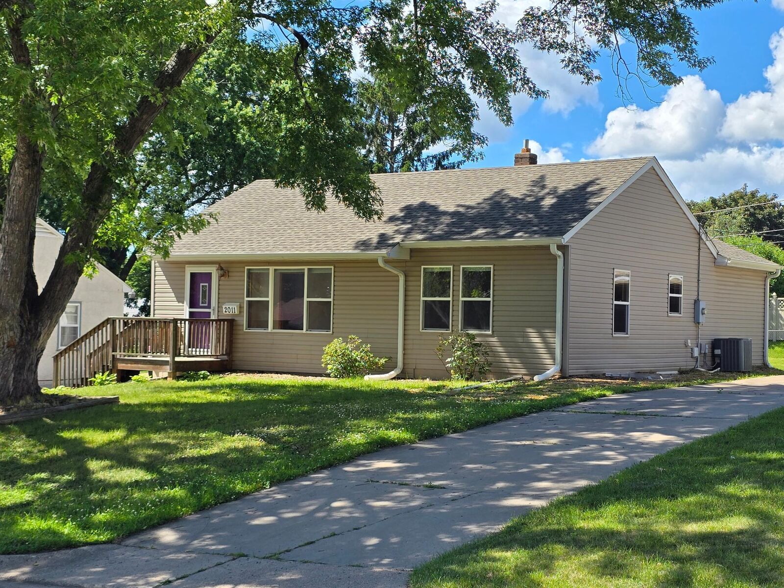 Property Photo:  2011 Northwood Drive  MN 55109 
