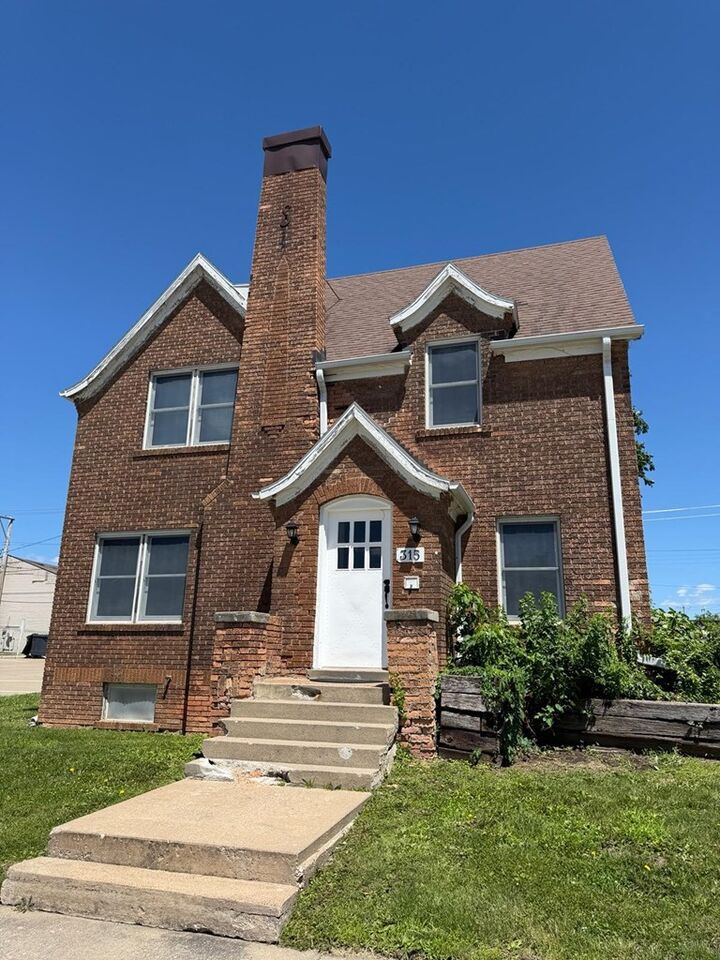 Property Photo: 315 S Elson MO 63501