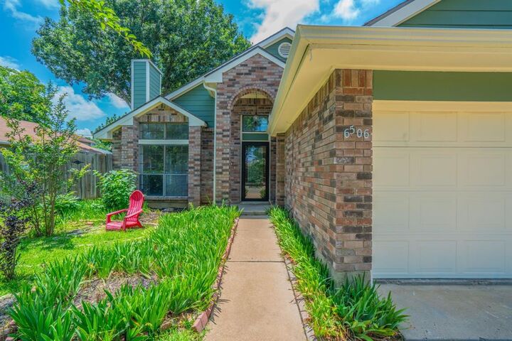 Property Photo: 6506 Topaz Drive TX 76001