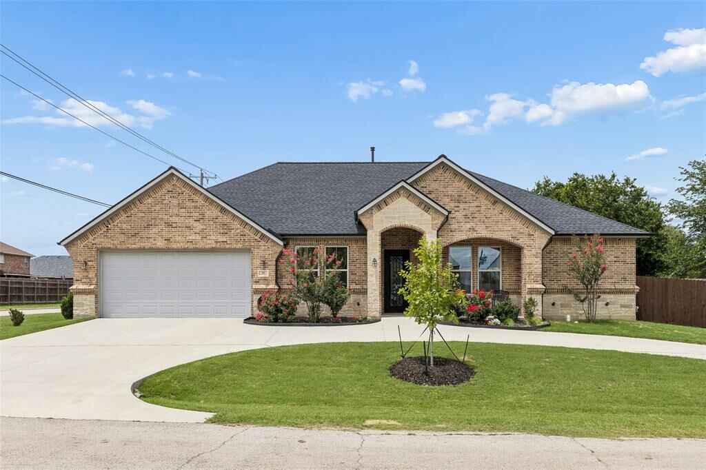 Property Photo: 101 Sycamore Lane TX 76262