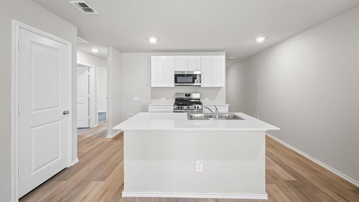 Property Photo: 312 Wayland Street TX 76059