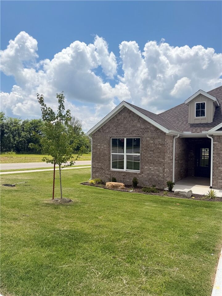 Property Photo:  2300 Cassidy Court  AR 72761 
