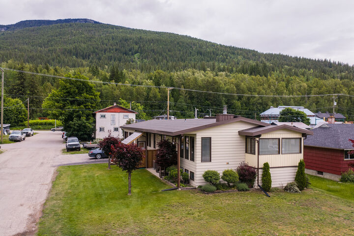 Property Photo: 108 Ford Street BC V0E 2S0