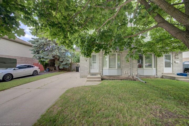 Property Photo:  854 Elgin Street N  ON N1R 8C2 