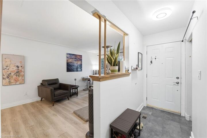 Property Photo: 133 Kingslea Drive Main ON L8T 4A7
