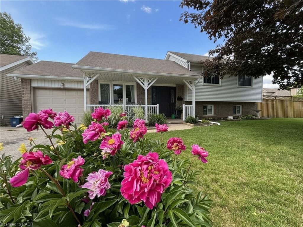 Property Photo:  150 Kent Street  ON N1S 4H2 