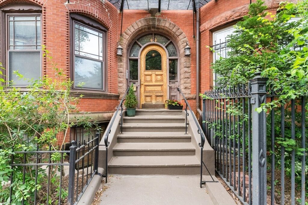 Property Photo:  203 Saint Botolph 3  MA 02115 