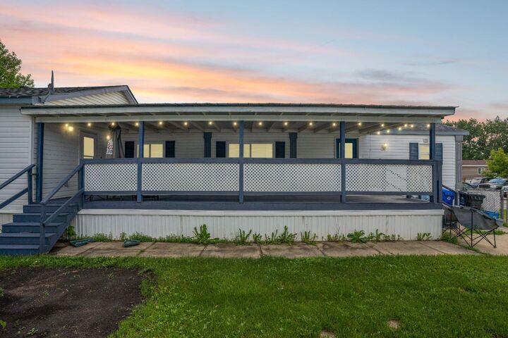 212 Greenwich Lane — photo 1
