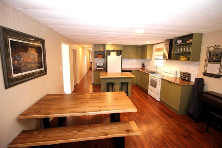 Property Photo:  840 Spring Haven Court SE  AB T4A 1B7 