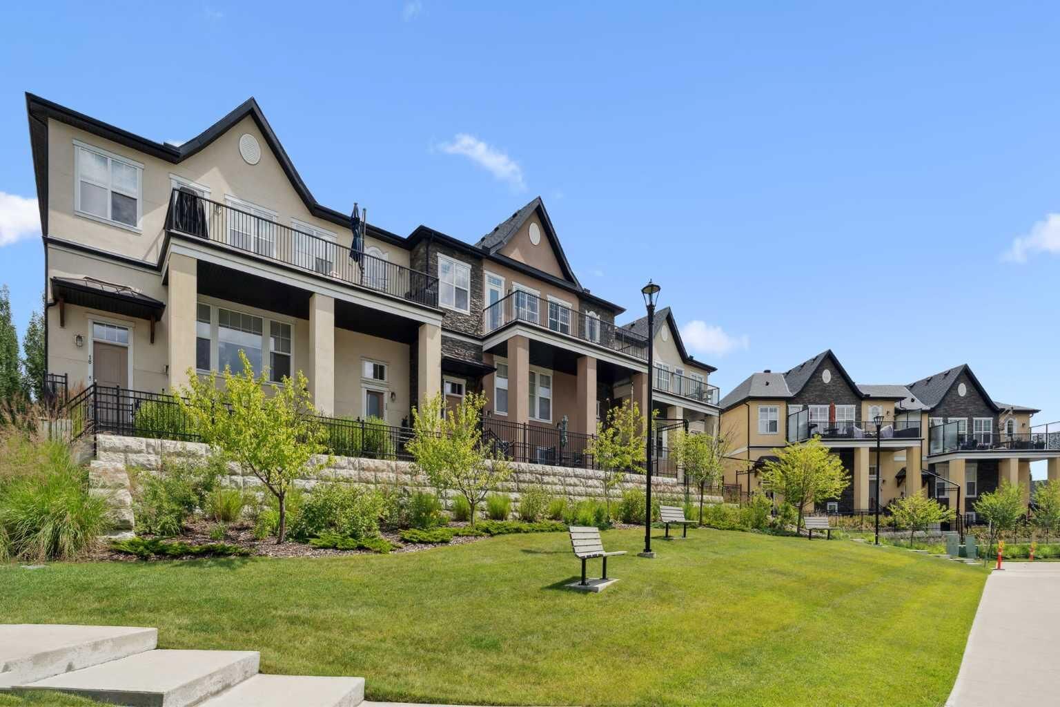 Property Photo: 30 Cranbrook Villas SE AB T3M 1Z3