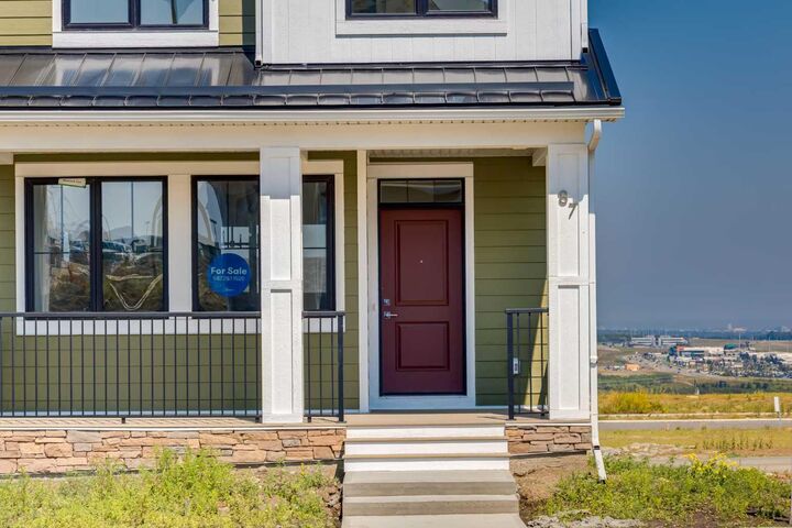 Property Photo: 87 Bluerock Terrace SW AB T2Y 0Y3