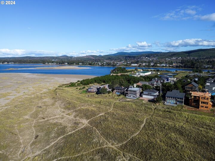 Property Photo:  1807 N Prom  OR 97138 