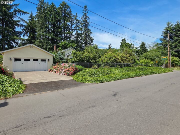 Property Photo: 9505 SW 82nd Ave OR 97223