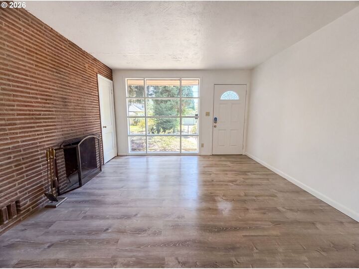 Property Photo: 4219 SE Ellis St OR 97206