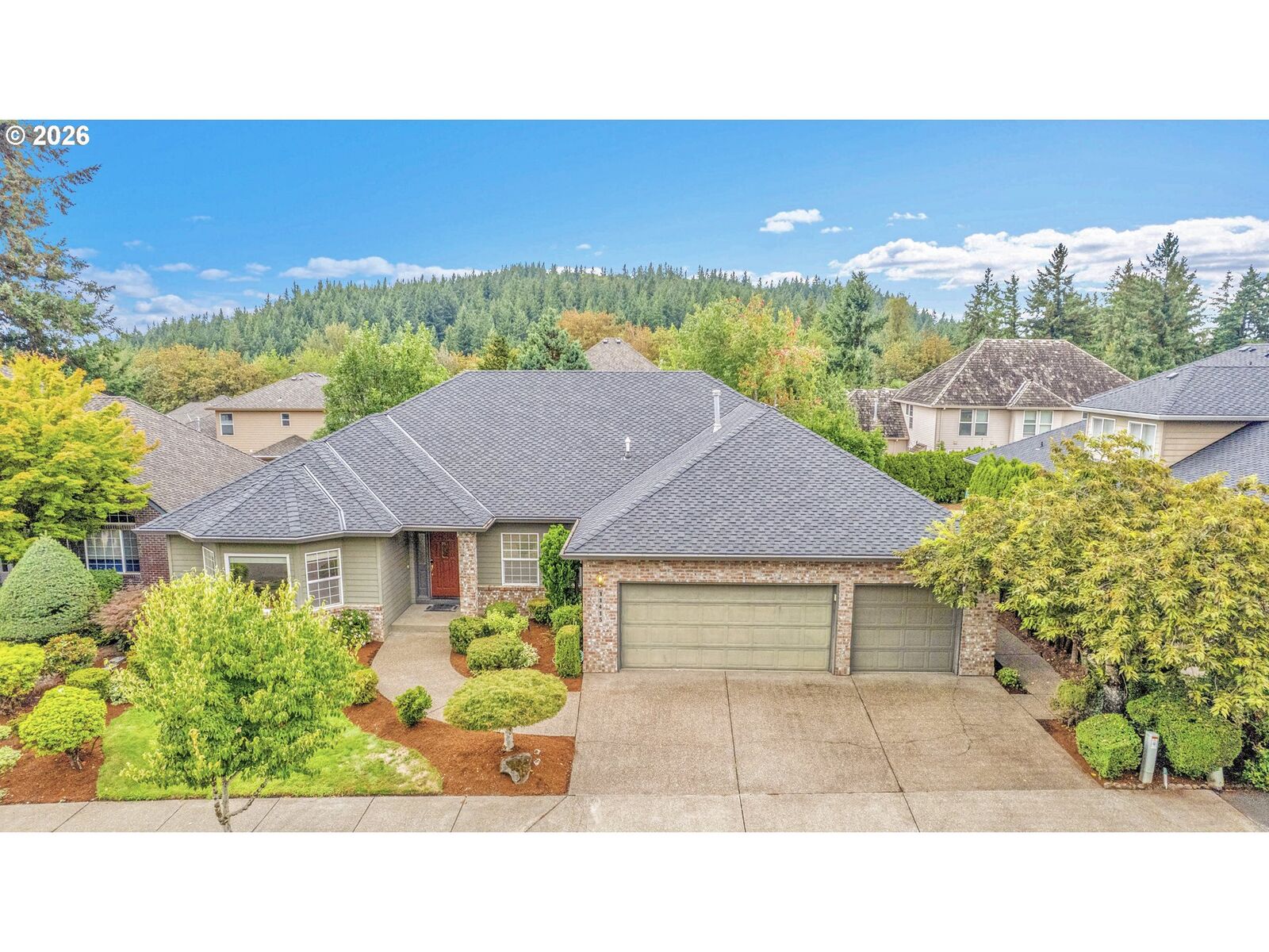 Property Photo: 11415 SE Highland Loop OR 97015