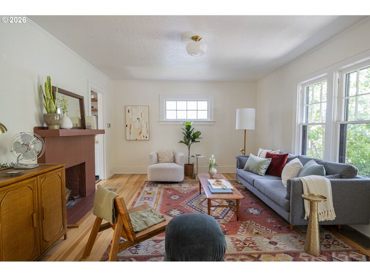 Property Photo: 1912 SE Pine St OR 97214