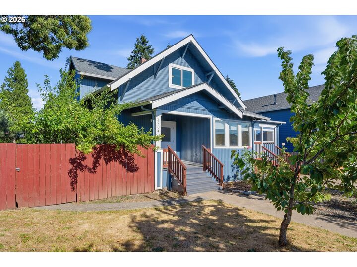 Property Photo:  2704 SE 84th Ave  OR 97266 
