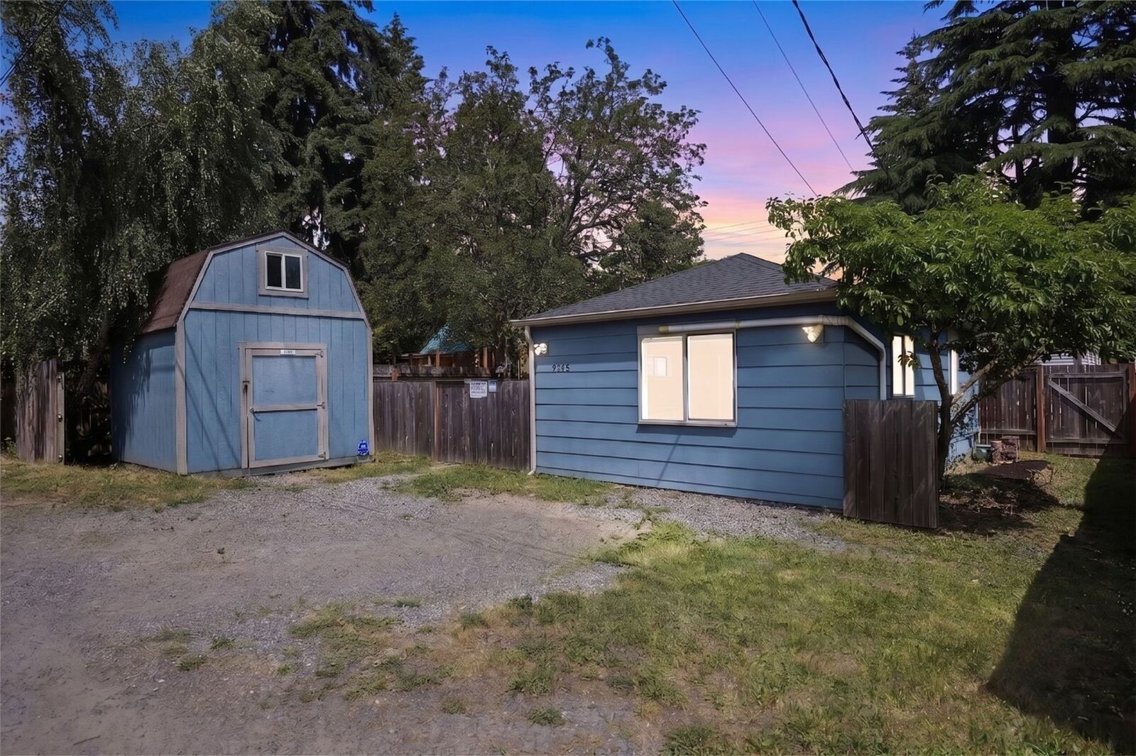 Property Photo:  9745  Evanston Avenue N B  WA 98103 