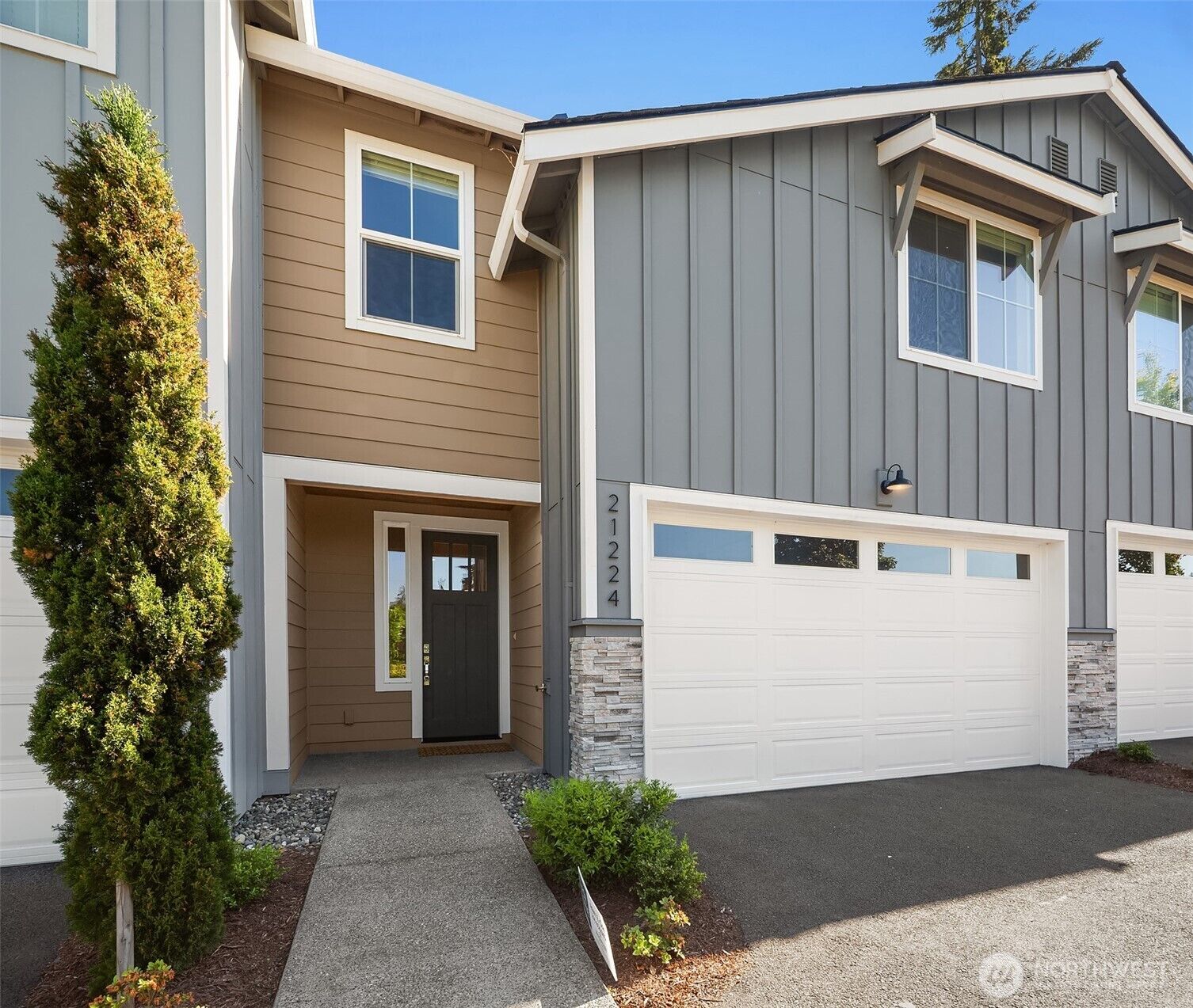 Property Photo: 21224 82nd Place W WA 98026