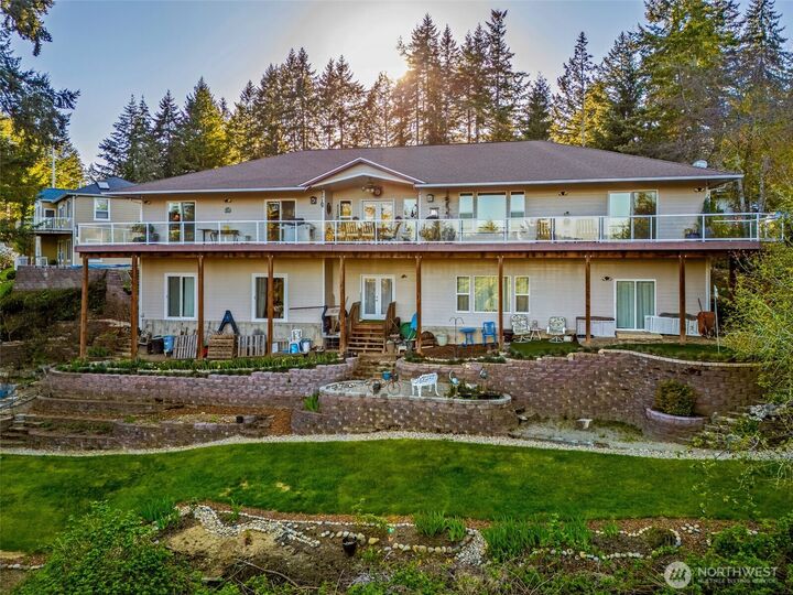 Property Photo:  341 E Rainier Court  WA 98524 