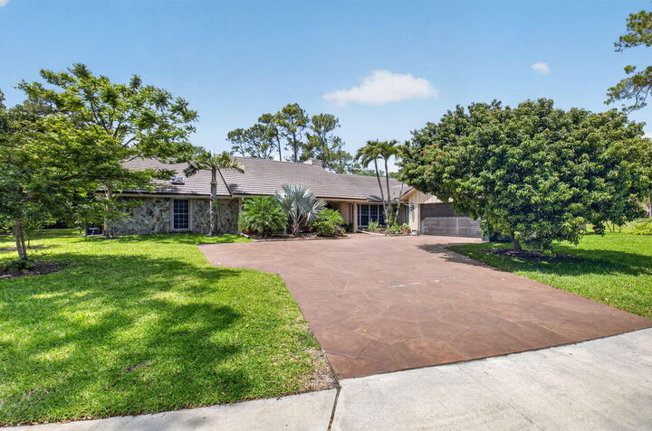 Property Photo: 7332 Estrella Court FL 33433