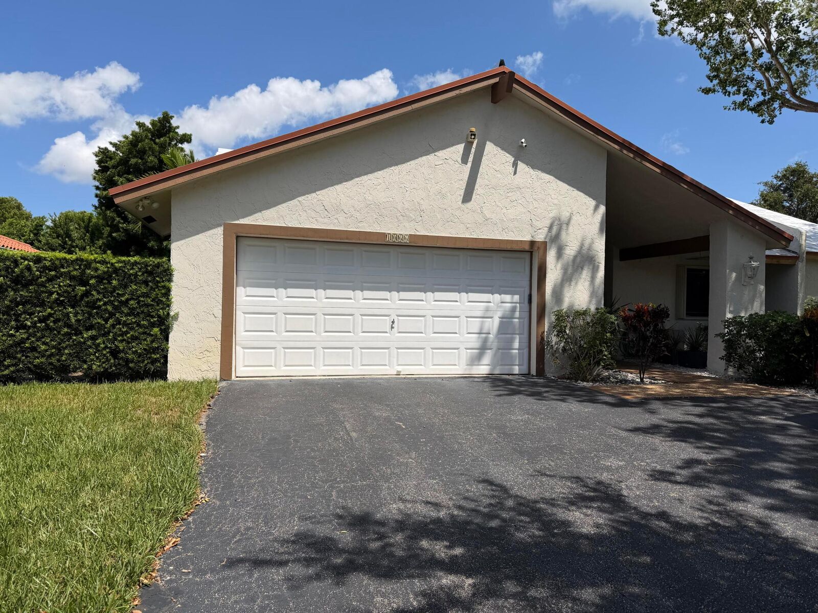 Property Photo: 1066 NW 97th Avenue FL 33322