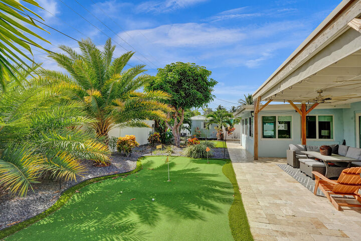 Property Photo:  604 NE 25th Avenue  FL 33062 