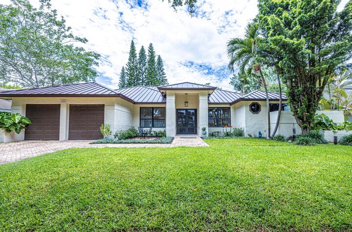 Property Photo:  1985 Parkside Circle S  FL 33486 