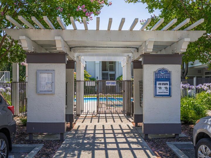 Property Photo:  2968 Moorpark Avenue 1  CA 95128 