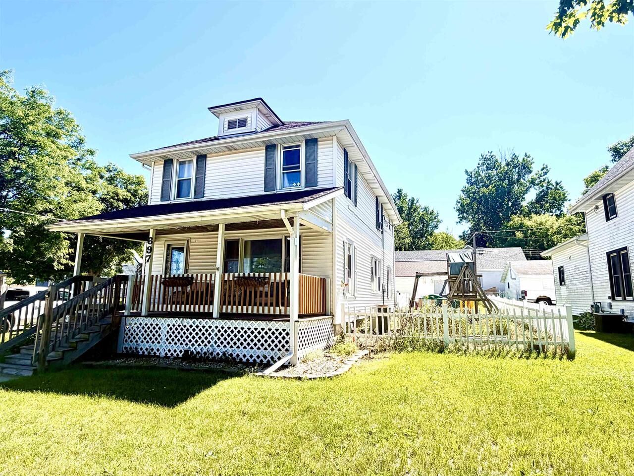 Property Photo: 697 N Central Avenue WI 53581