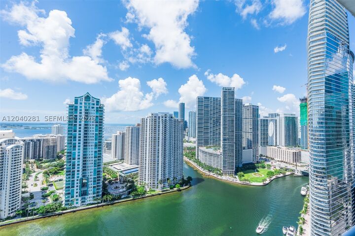 Property Photo:  325 S Biscayne Blvd 3821  FL 33131 