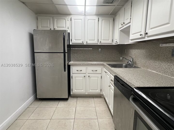 Property Photo:  1805 Sans Souci Blvd 113  FL 33181 