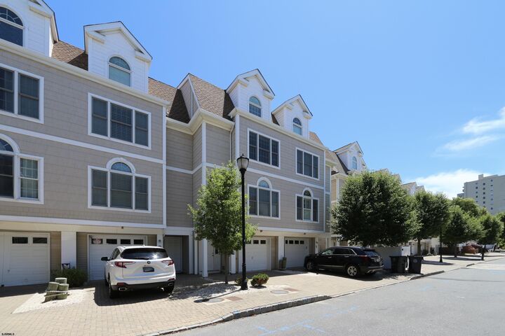 Property Photo: 7 Chelsea Ct 7 NJ 08401