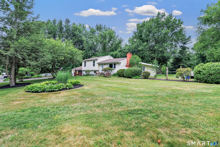 Property Photo:  17 Woodlawn Road  CT 06468 
