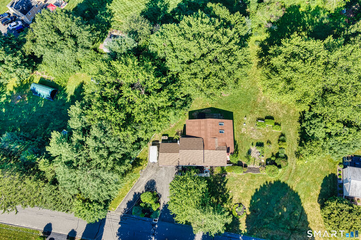 Property Photo:  17 Woodlawn Road  CT 06468 