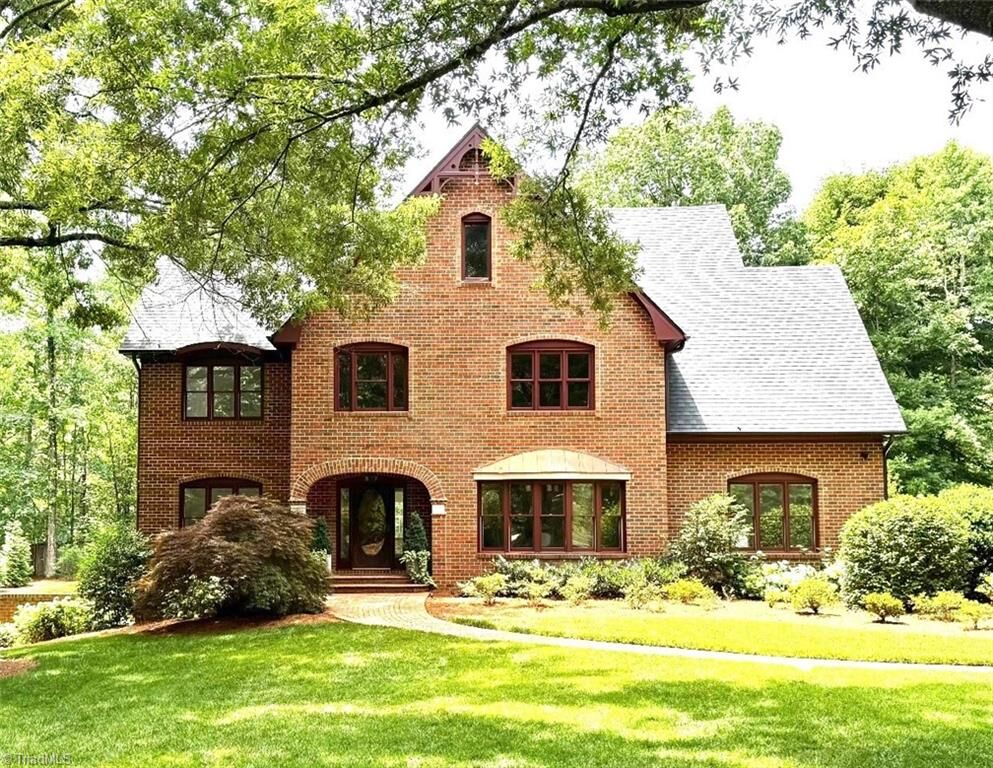 Property Photo: 807 Blanton Place NC 27408