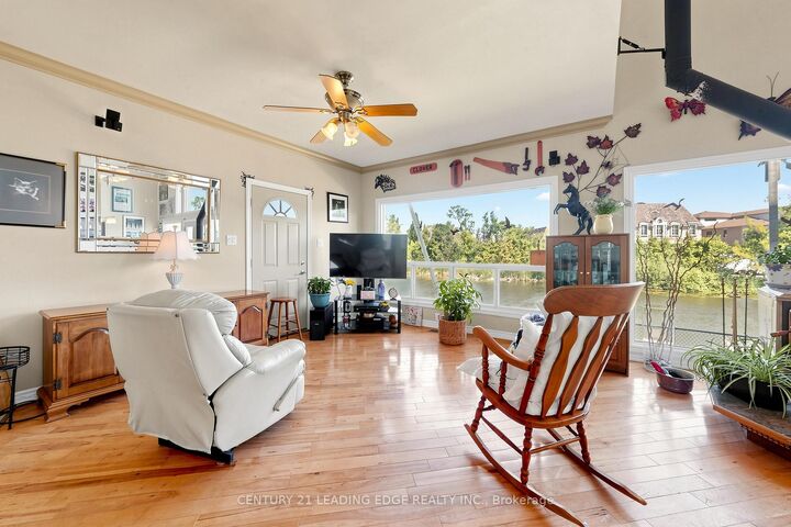 Property Photo:  27 Robert Street  ON L4P 1K7 