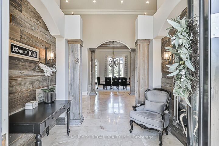 Property Photo:  16 Lake Woods Drive  ON L4A 1P9 