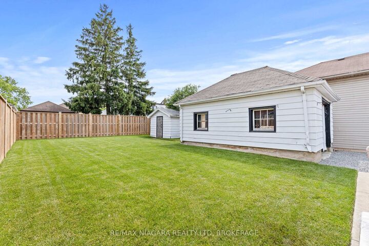 Property Photo: 47 Sullivan Avenue ON L2V 2Y7