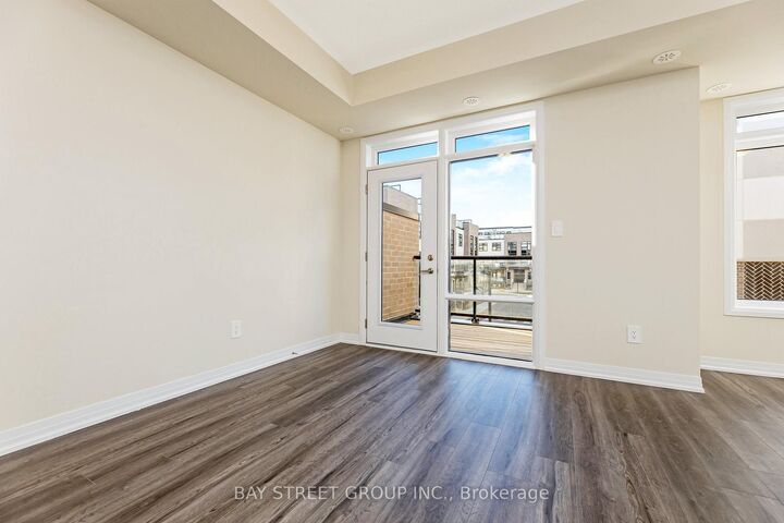 Property Photo: 1573 Rose Way 111 ON L9E 1N4