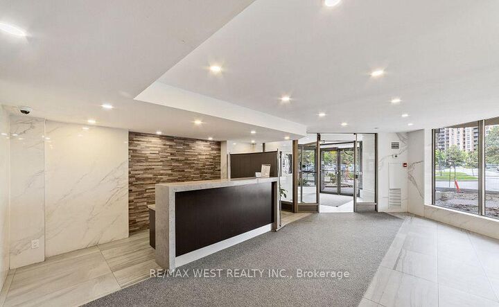Property Photo: 234 Albion Road 1512 ON M9W 6A5