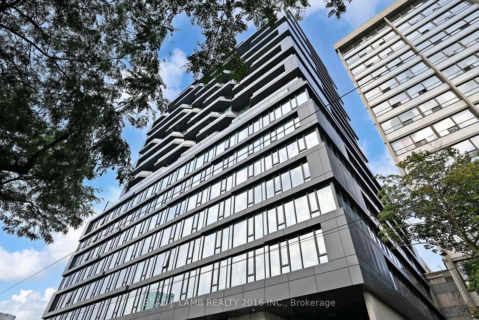 Property Photo: 195 McCaul Street 1011 ON M5T 0E5