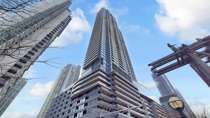Property Photo: 3 Concord City Place Way 7706 ON M5V 0X4