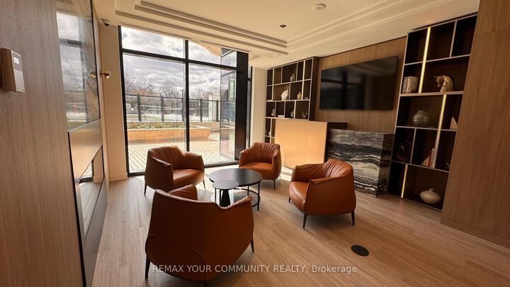 Property Photo:  8188 Yonge Street 408  ON L4J 0M2 