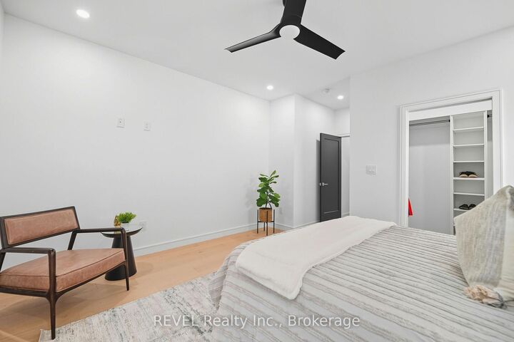 Property Photo: 40 Ivy Crescent ON L2V 0J9