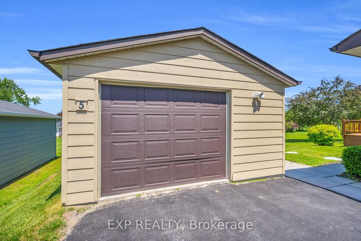 Property Photo: 5 Inlet Court ON L0E 1R0