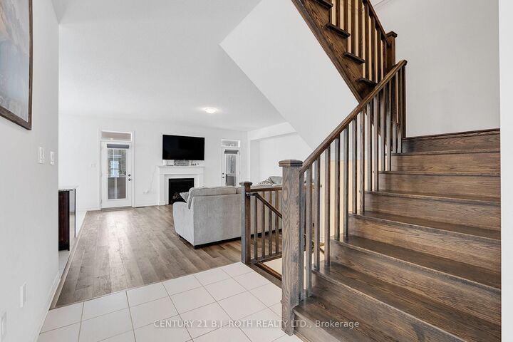 Property Photo: 22 Dyer Crescent ON P1L 0N4