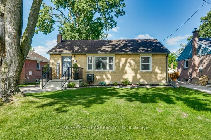 319 Manitoba Street — photo 1