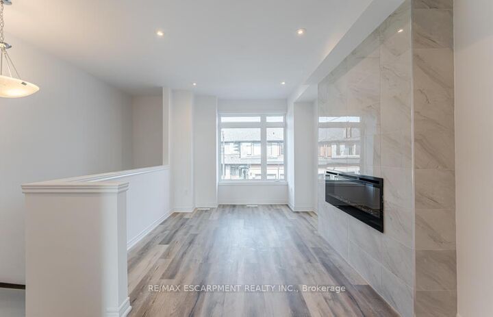 Property Photo: 120 Court Drive 29 ON N3L 0N2